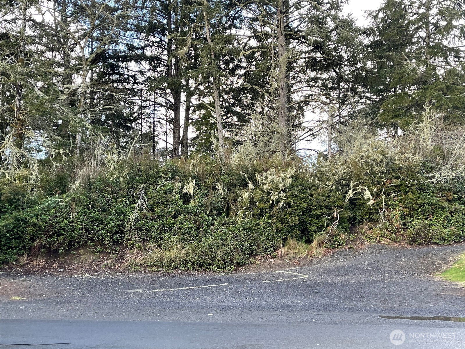 653 Sunset Avenue NE