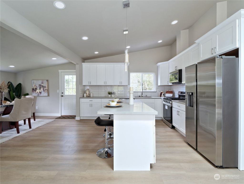 listing image 9364247718722683891