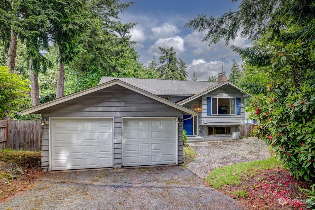 Photo of 13320 SE Newport Way, Bellevue, WA 98006 (MLS # 2252303)