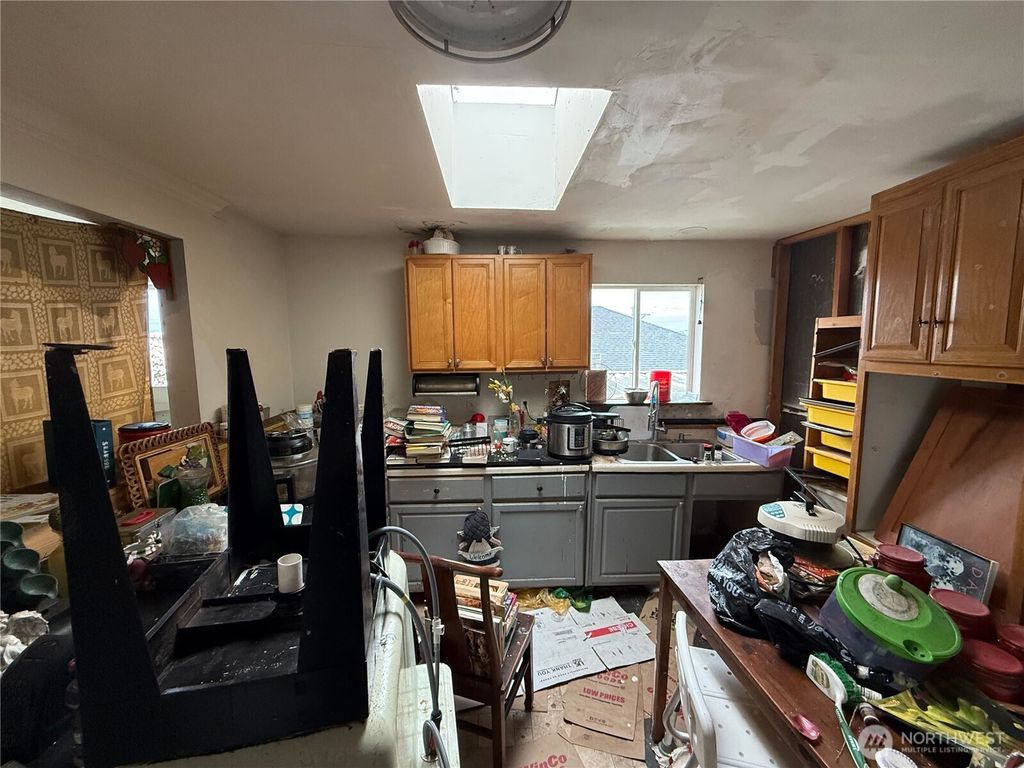 Photo of 1210 E 35th Street, Tacoma, WA 98404 (MLS # 2525352)