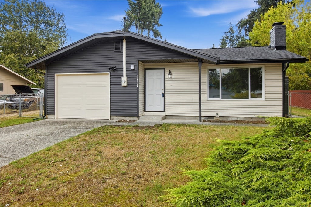 Photo of 17117 21st Avenue Ct E, Spanaway, WA 98387 (MLS # 2598996)