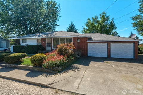 Photo of 309 NE Ash Street, College Place, WA 99324 (MLS # 2568820)