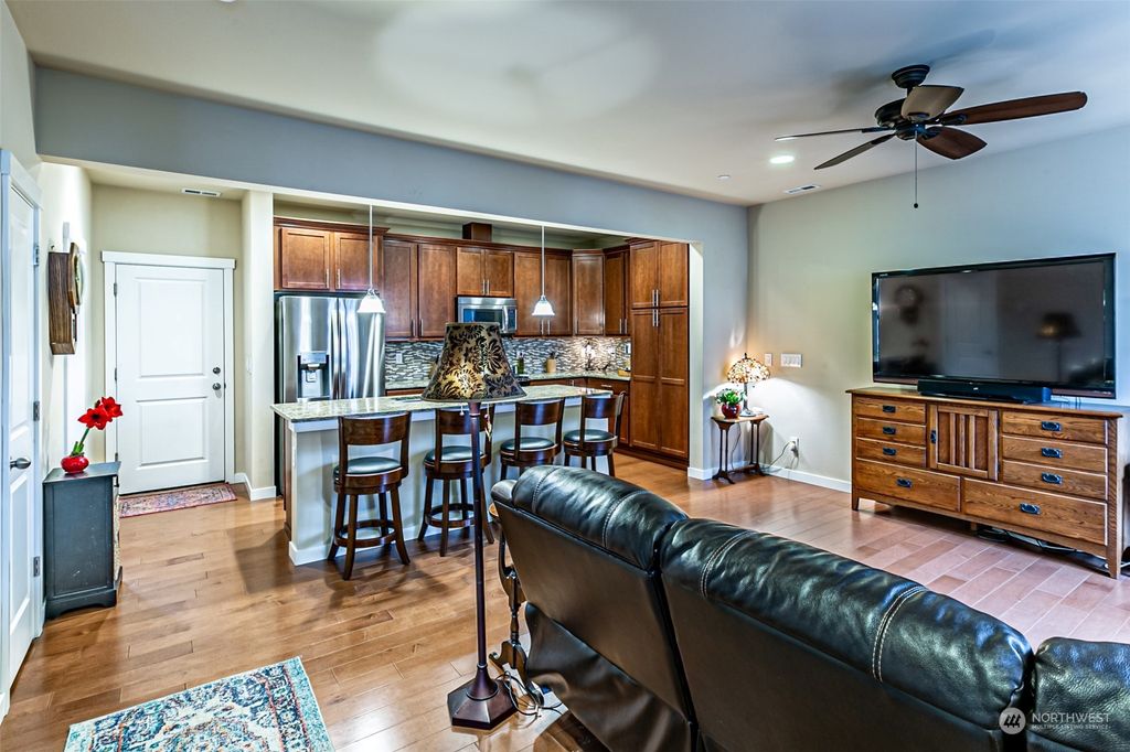 Photo of 1157 NE Hickory Lane, Issaquah, WA 98029 (MLS # 2321689)