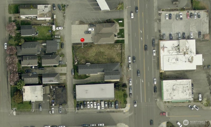 3122 Broadway Avenue