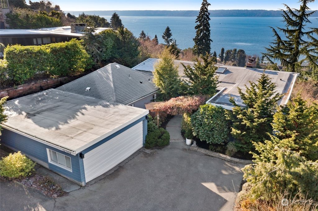 Photo of 12709 Shorewood Place SW, Burien, WA 98146 (MLS # 2325118)