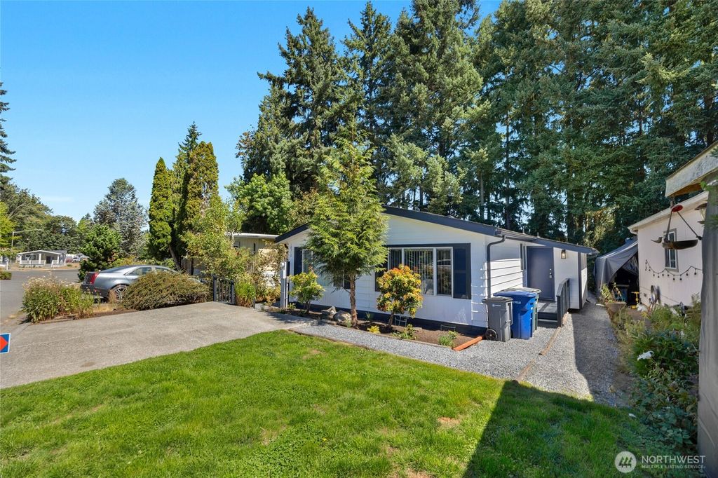 Photo of 18918 129th Avenue NE, Bothell, WA 98011 (MLS # 2419725)
