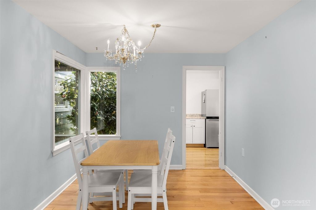 listing image 9362057101181289672