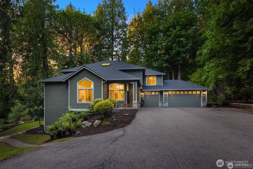 Photo of 17524 214th Avenue NE, Woodinville, WA 98077 (MLS # 2437561)