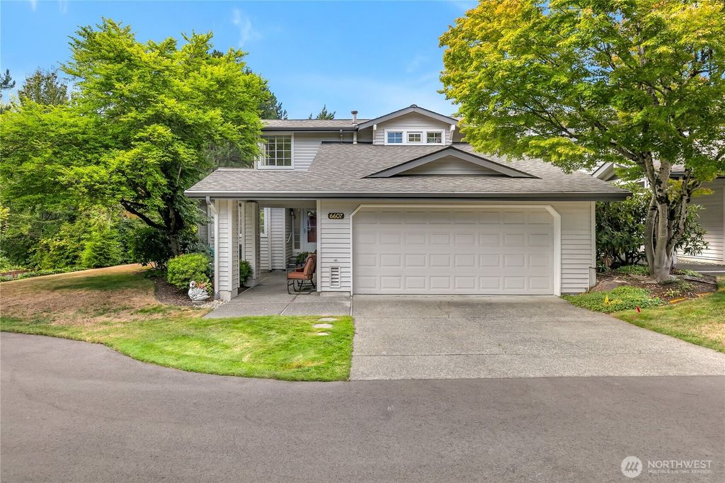 Photo of 6607 113th Place SE, Bellevue, WA 98006 (MLS # 2419337)