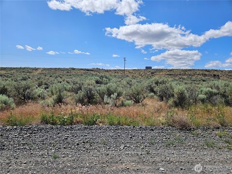 Photo of 14 Snaffle Court, Ephrata, WA 98823 (MLS # 2442514)