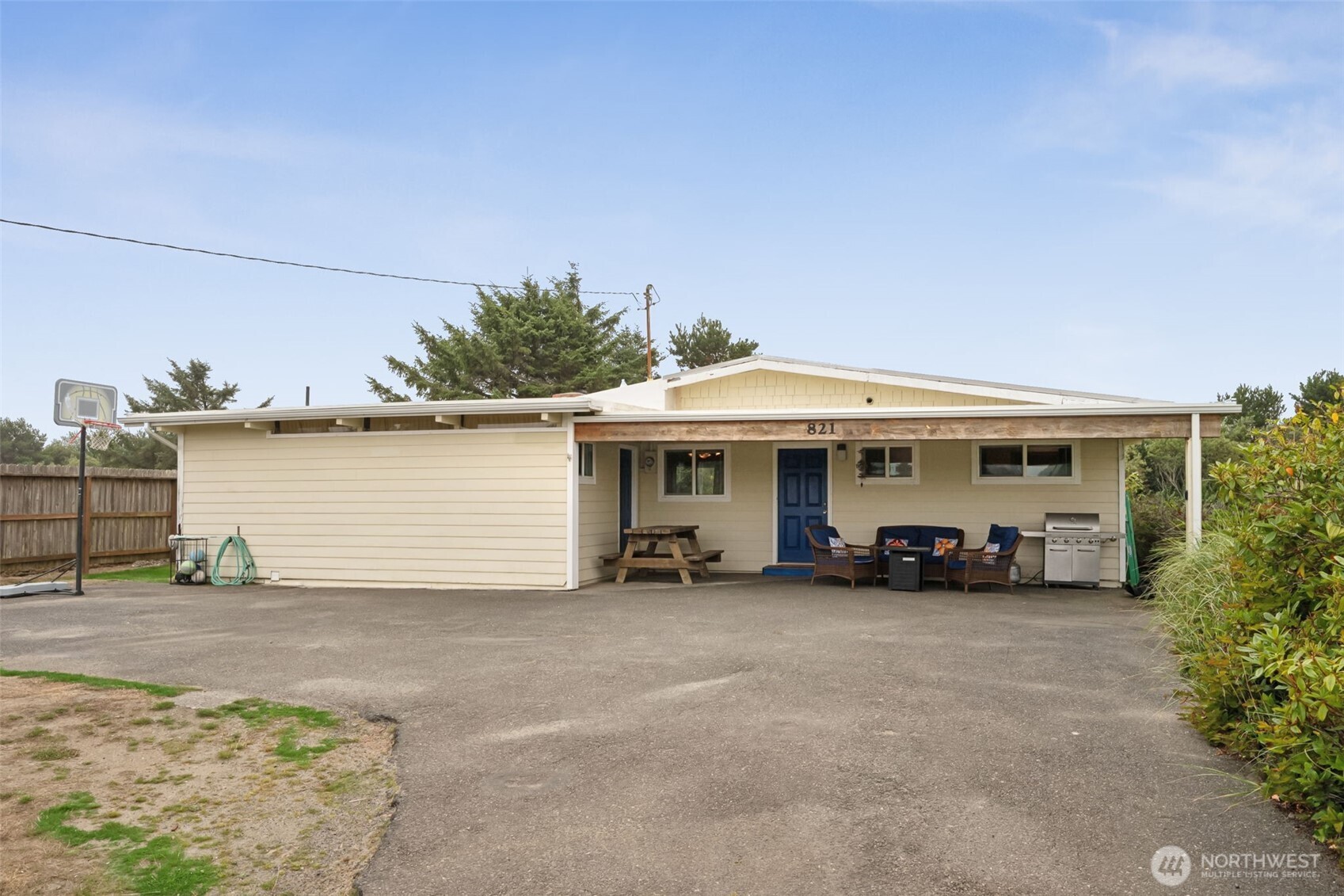 821 Ocean Shores Boulevard NW
