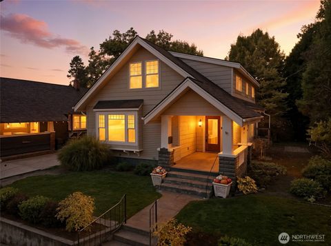 Photo of 241 N Bellevue Avenue, Walla Walla, WA 99362 (MLS # 2448308)