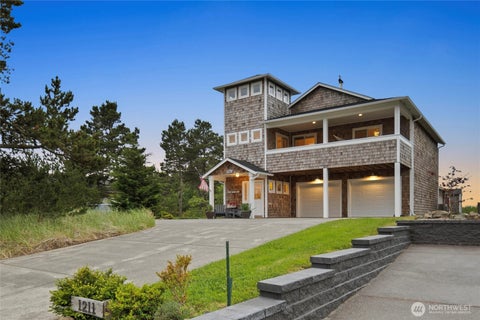 Photo of 1211 Ocean Beach Boulevard S, Long Beach, WA 98631 (MLS # 2543187)