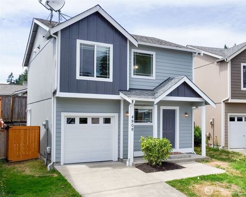 Photo of 4909 Bowwood Circle NE, Bremerton, WA 98310 (MLS # 2539680)