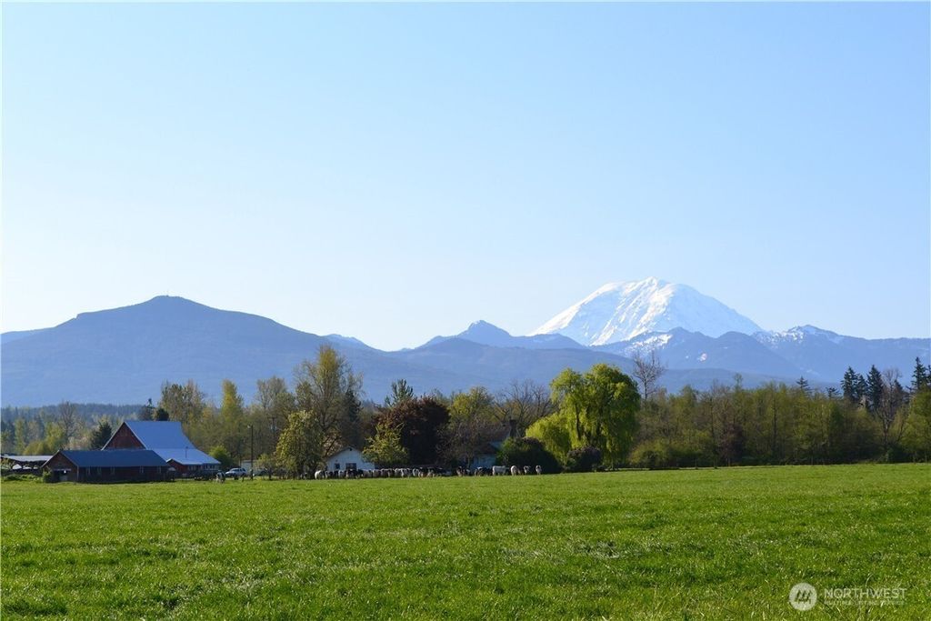 Photo of 438 Riley Court E, Enumclaw, WA 98022 (MLS # 2516437)