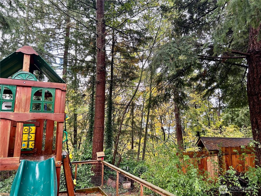 Photo of 1325 SW 120th Street, Burien, WA 98146 (MLS # 2395571)