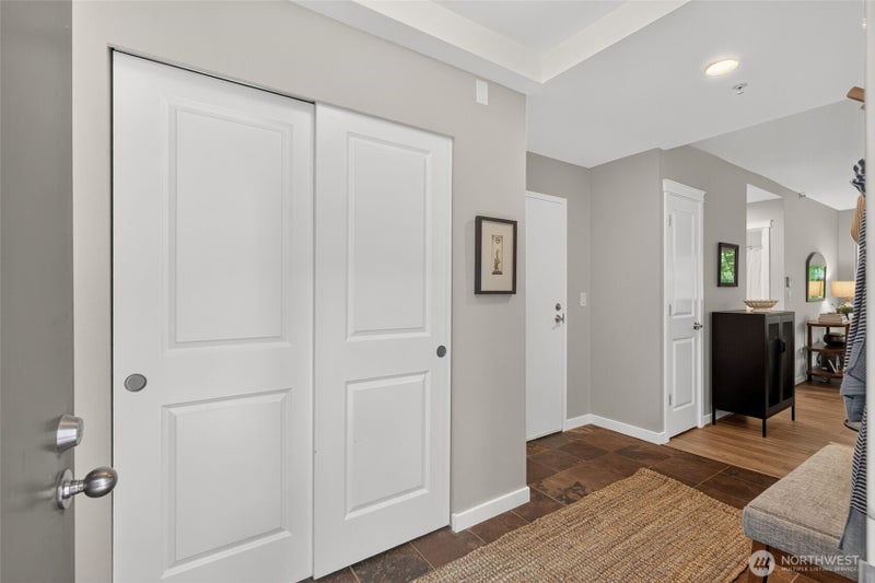200 W Comstock Street 102