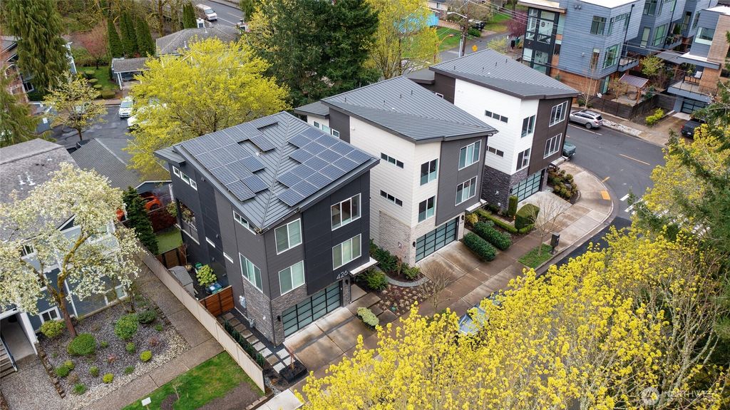 Photo of 426 3rd Court NW, Issaquah, WA 98027 (MLS # 2356970)