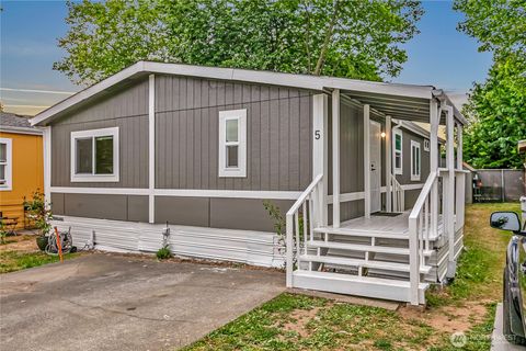 Photo of 22111 108th Avenue SE #5, Kent, WA 98031 (MLS # 2466984)