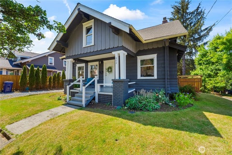 Photo of 802 S Junett Street, Tacoma, WA 98405 (MLS # 2566906)