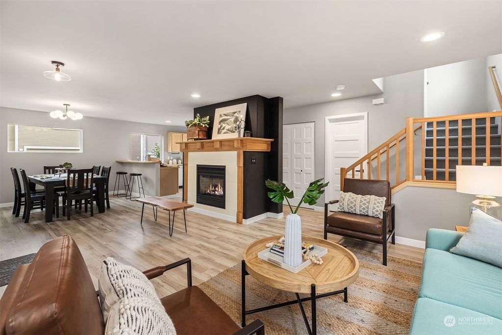 Photo of 35333 SE Ridge Street, Snoqualmie, WA 98065 (MLS # 2250969)