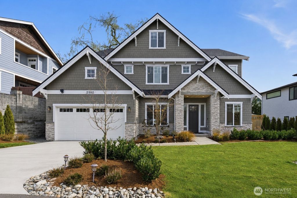 Photo of 2582 136th Lane SE Ln, Bellevue, WA 98005 (MLS # 2528263)