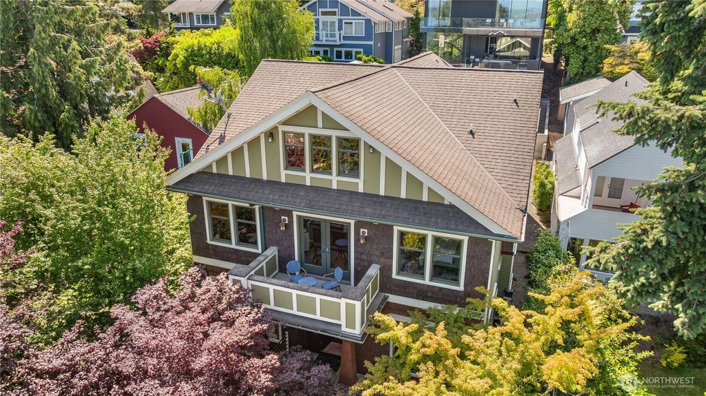 Photo of 1423 37th Avenue, Seattle, WA 98122 (MLS # 2393231)