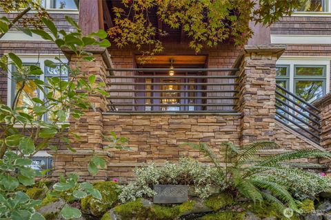 Photo of 1423 37th Avenue, Seattle, WA 98122 (MLS # 2393231)