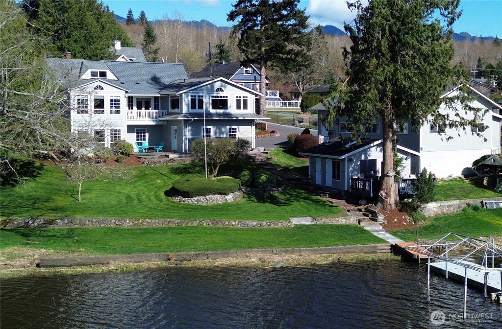 Photo of 17298 Lake View Boulevard, Mount Vernon, WA 98274 (MLS # 2497241)