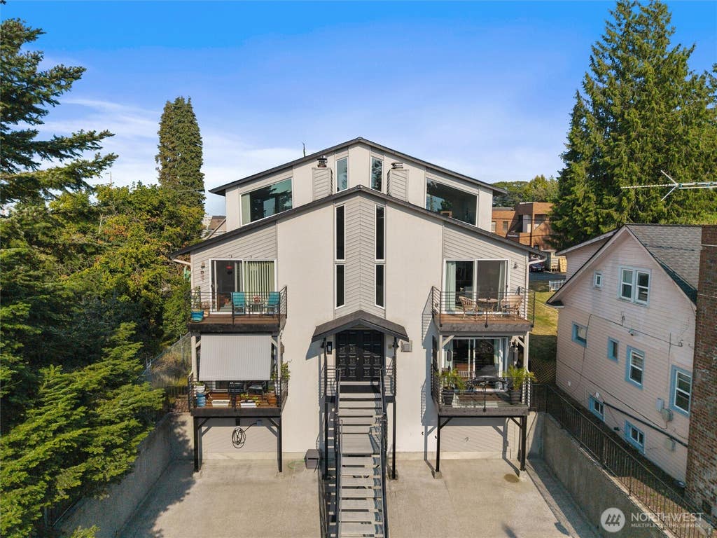 Photo of 3211 Nassau Street #2, Everett, WA 98201 (MLS # 2564699)