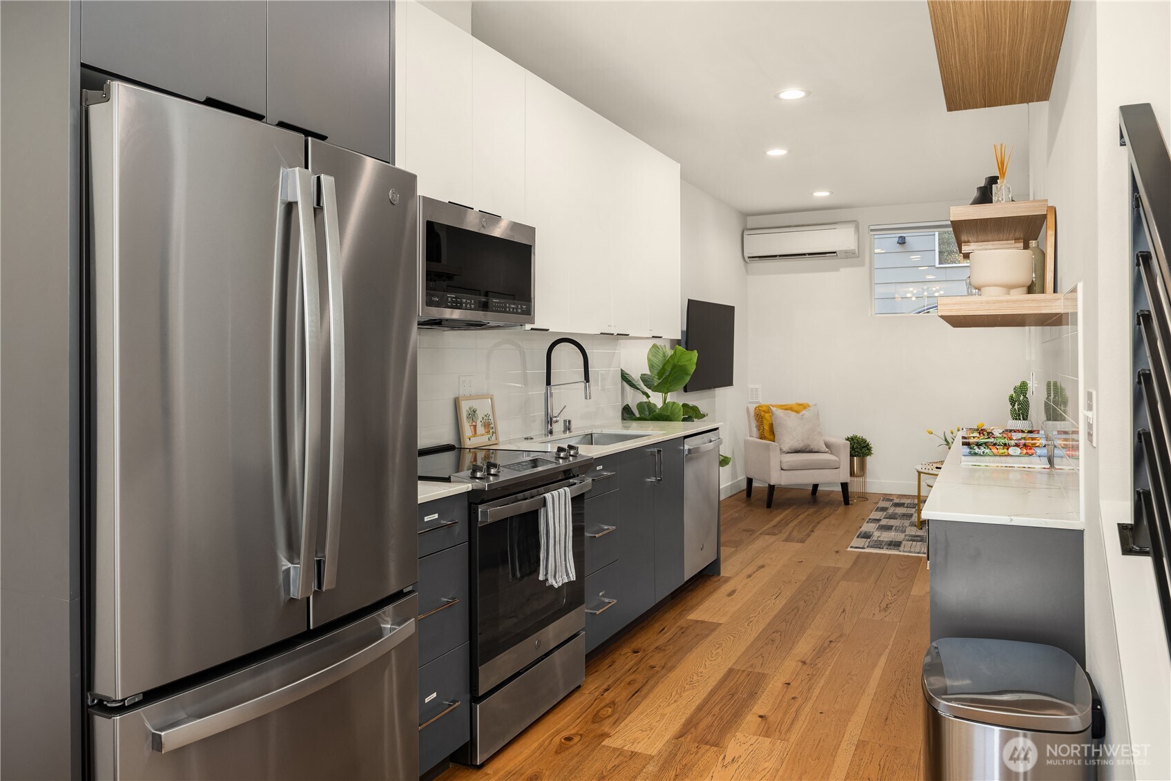 4515 Sunnyside Avenue N B