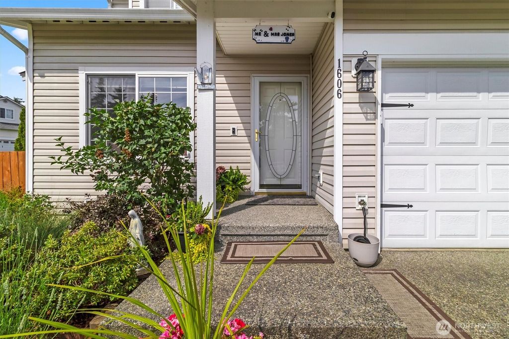 Photo of 1606 94th Avenue NE, Lake Stevens, WA 98258 (MLS # 2391999)