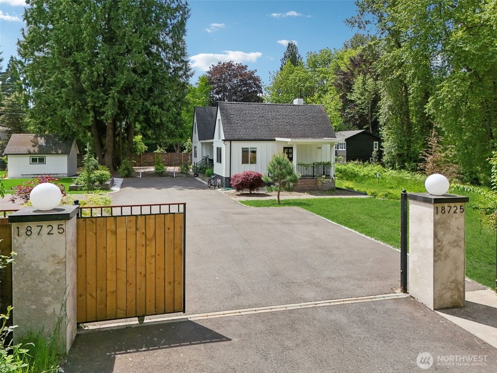 Photo of 18725 NE 128th Way, Redmond, WA 98052 (MLS # 2386812)