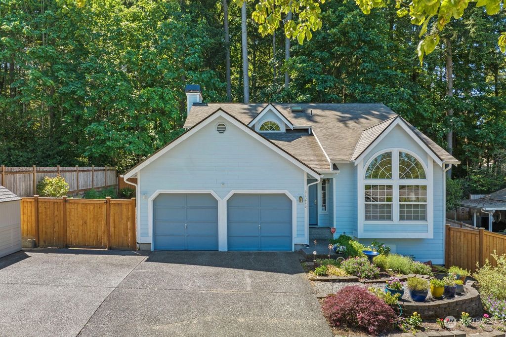 Photo of 11213 SE 186th Lane, Renton, WA 98055 (MLS # 2101994)