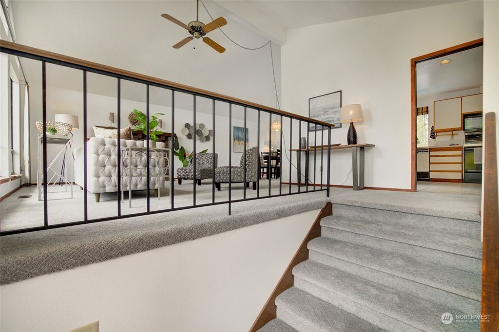 Photo of 14122 NE 71st Street, Redmond, WA 98052 (MLS # 2063501)