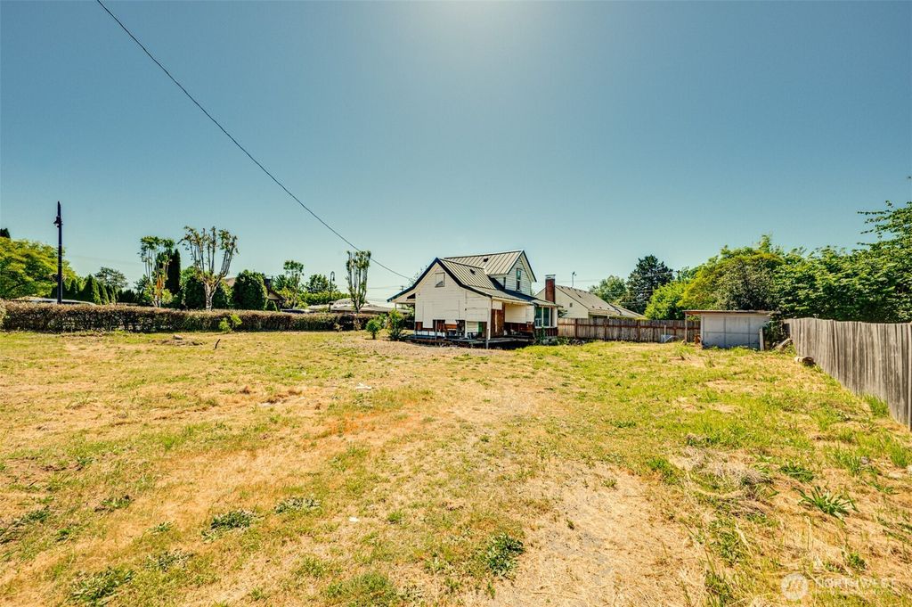 Photo of 512 Davidson Avenue, Woodland, WA 98674 (MLS # 2522546)