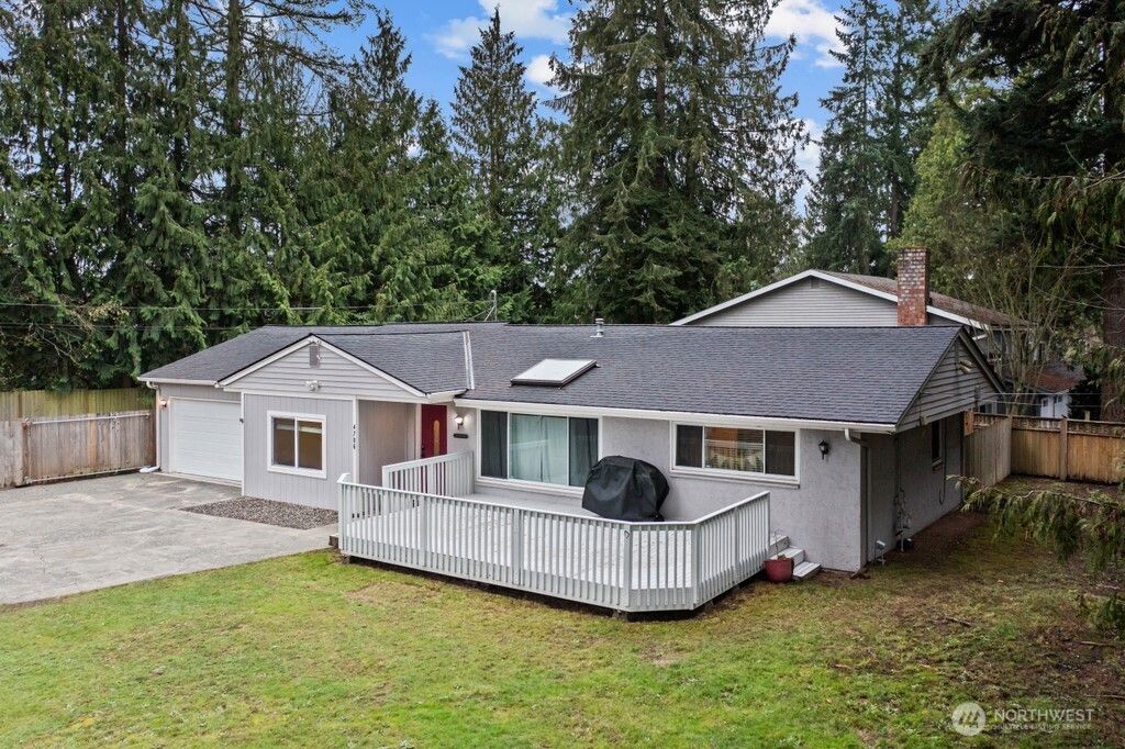 Photo of 4706 Picnic Point Road, Edmonds, WA 98026 (MLS # 2467456)