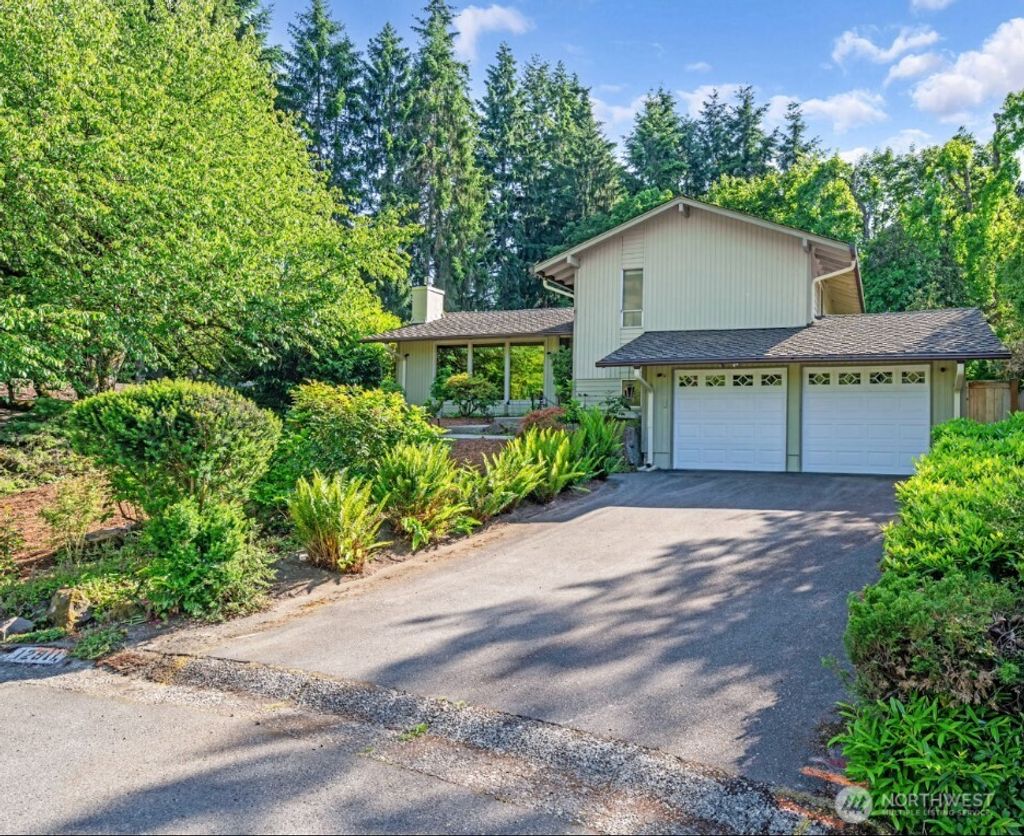 Photo of 12911 NE 31st Street, Bellevue, WA 98005 (MLS # 2387601)
