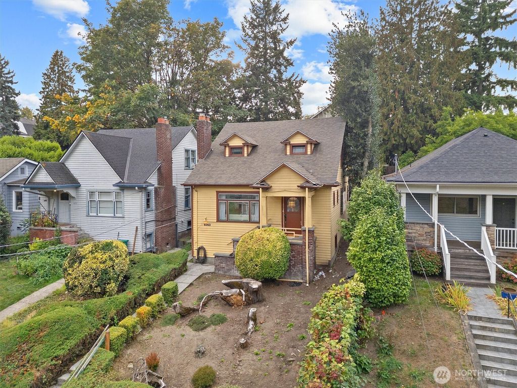 Photo of 6063 6th Avenue NE, Seattle, WA 98115 (MLS # 2438531)