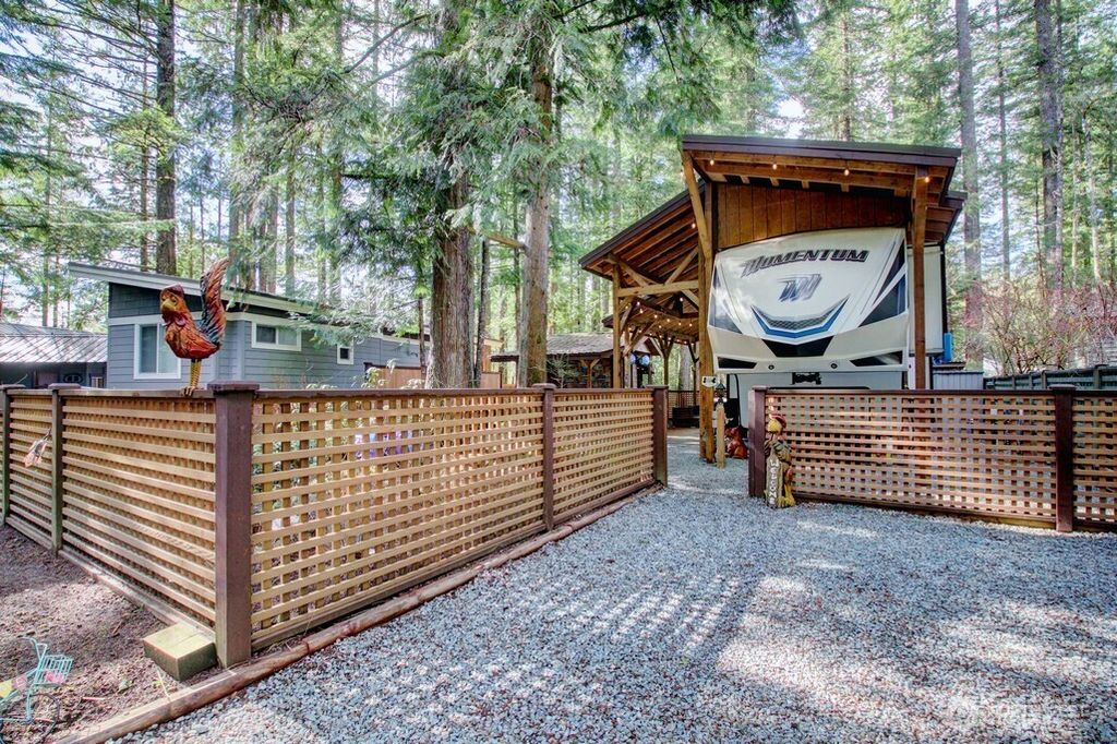 Photo of 10 Riverside Drive, Deming, WA 98244 (MLS # 2517732)