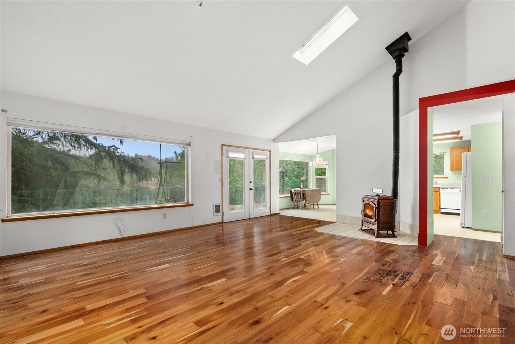 250 NE Panther Lake Rd