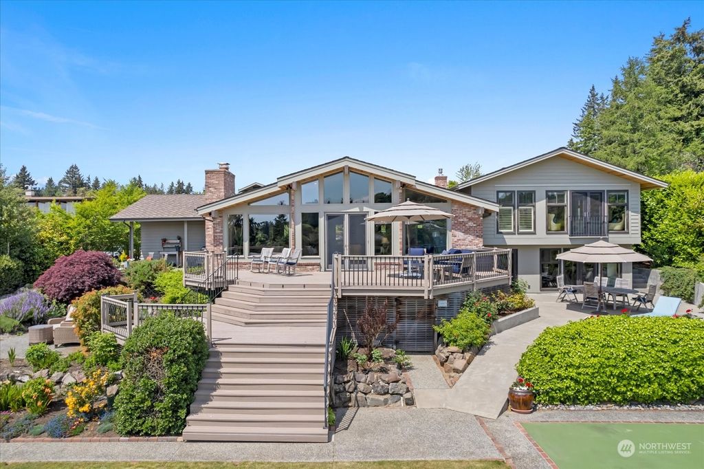 Photo of 1455 NW 185th Street, Shoreline, WA 98177 (MLS # 2072656)