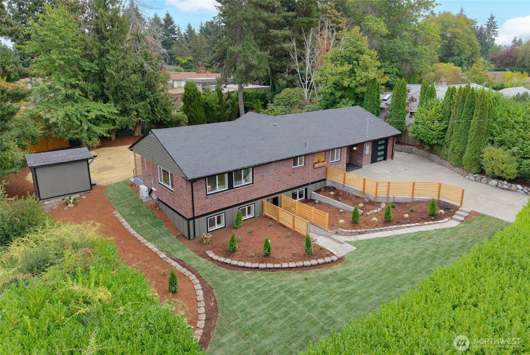 4021 Sunset Drive W