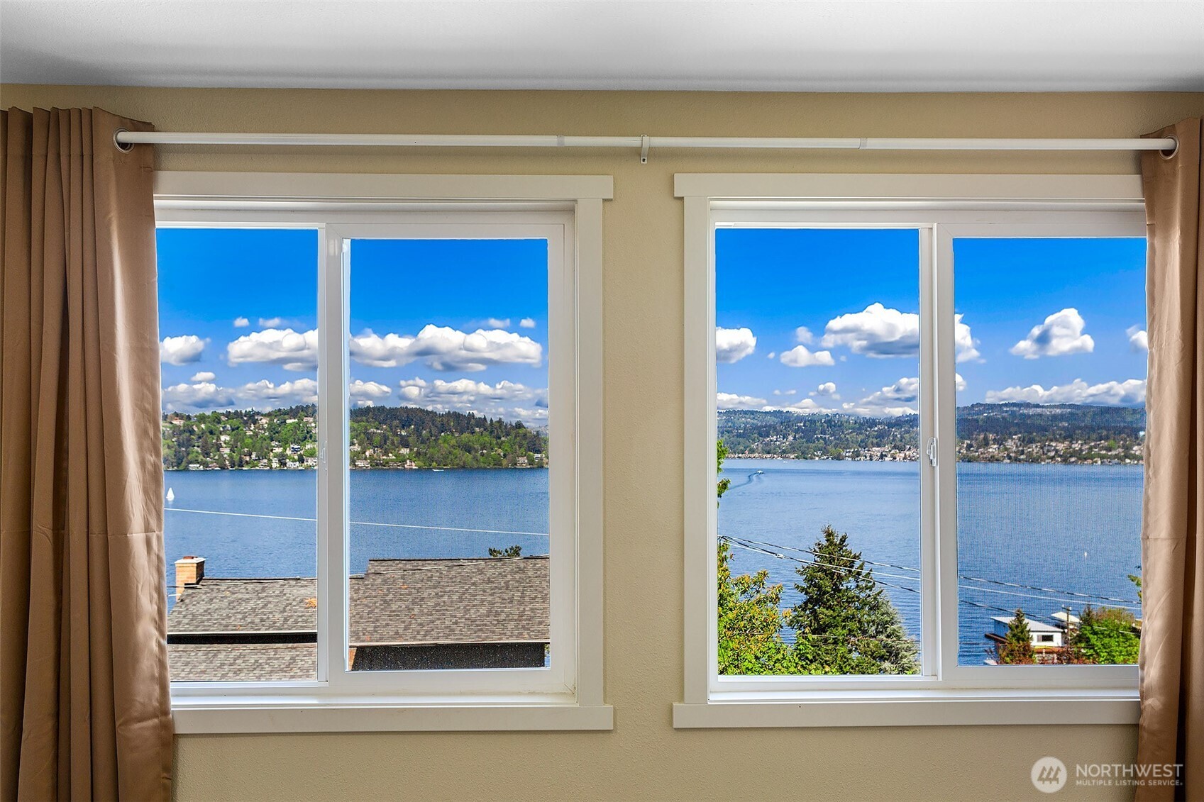 Seattle, Washington 98118, United States, 4 Bedrooms Bedrooms, ,3 BathroomsBathrooms,Residential,Active,125806