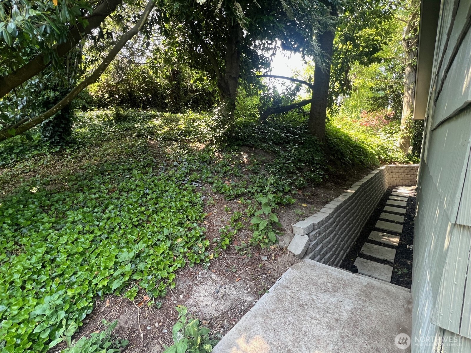 Seattle, Washington 98118, United States, 4 Bedrooms Bedrooms, ,3 BathroomsBathrooms,Residential,Active,125806