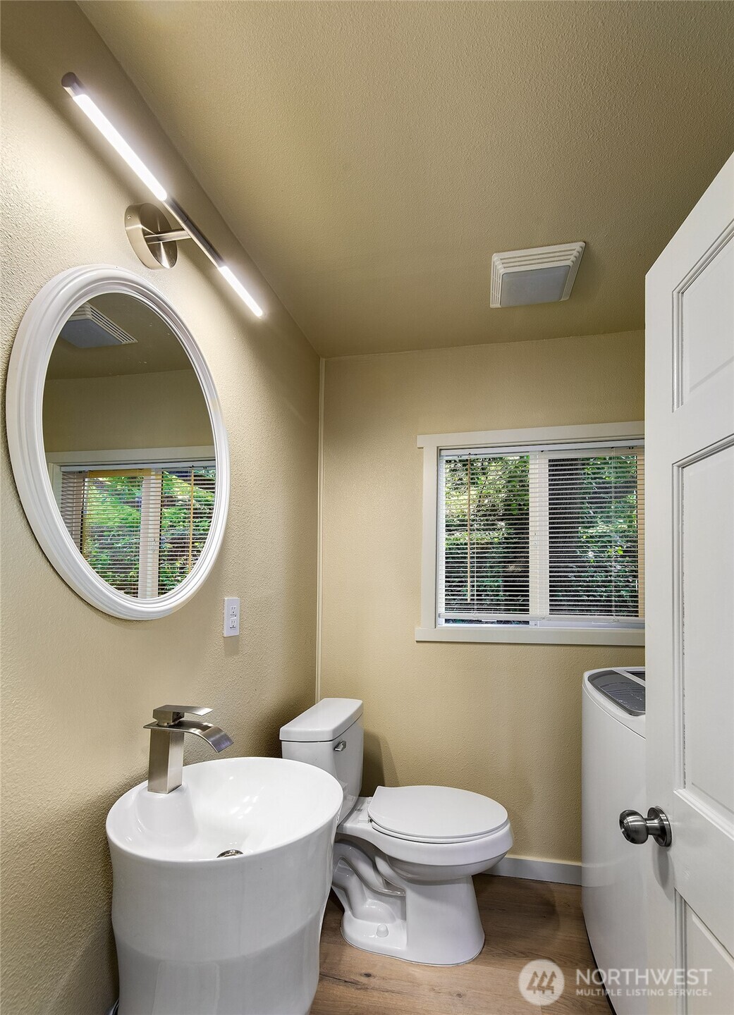 Seattle, Washington 98118, United States, 4 Bedrooms Bedrooms, ,3 BathroomsBathrooms,Residential,Active,125806