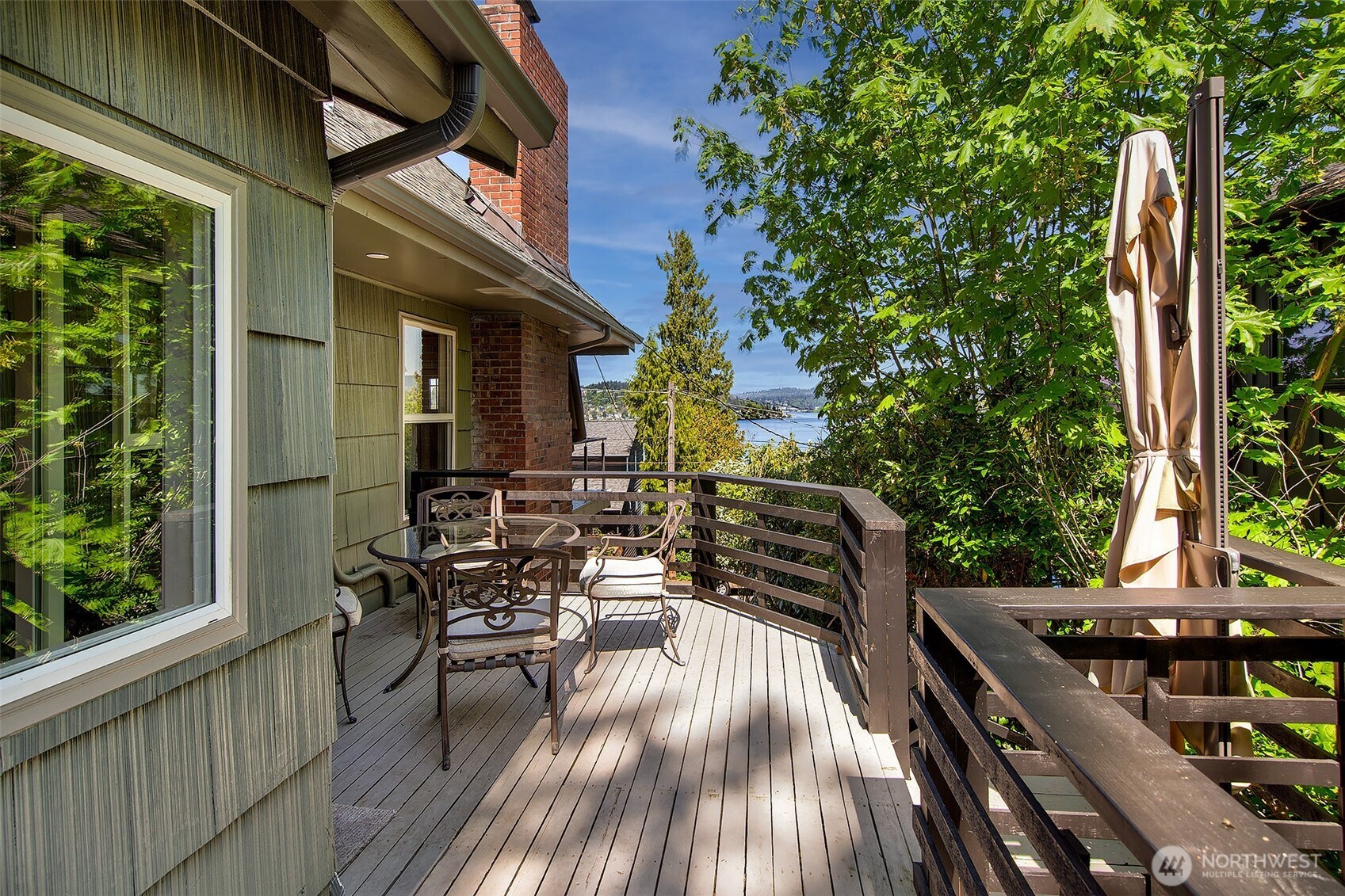 Seattle, Washington 98118, United States, 4 Bedrooms Bedrooms, ,3 BathroomsBathrooms,Residential,Active,125806