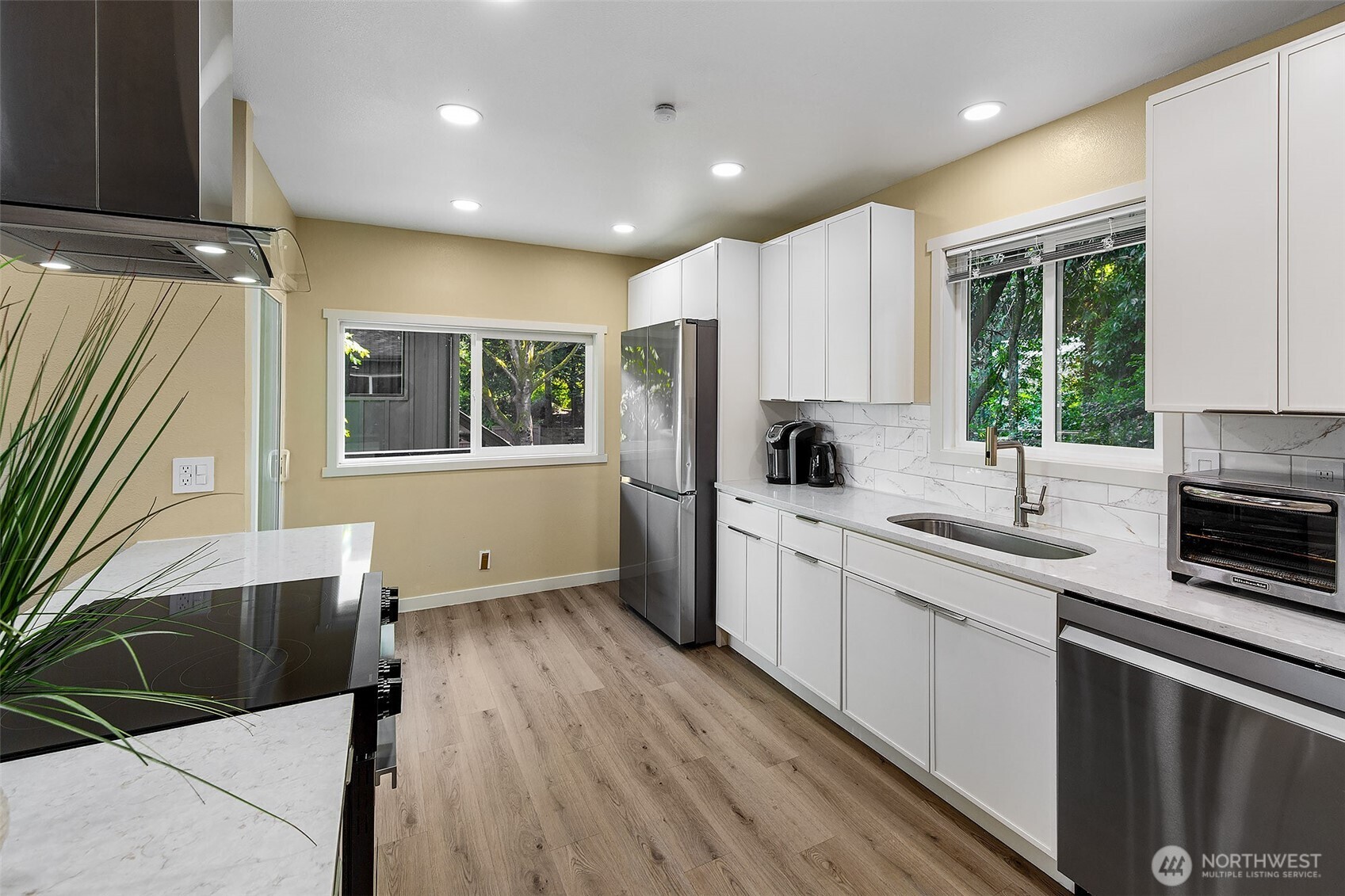 Seattle, Washington 98118, United States, 4 Bedrooms Bedrooms, ,3 BathroomsBathrooms,Residential,Active,125806