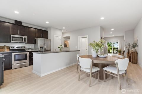 Photo of 16201 Meadow Road #H4, Lynnwood, WA 98087 (MLS # 2492903)