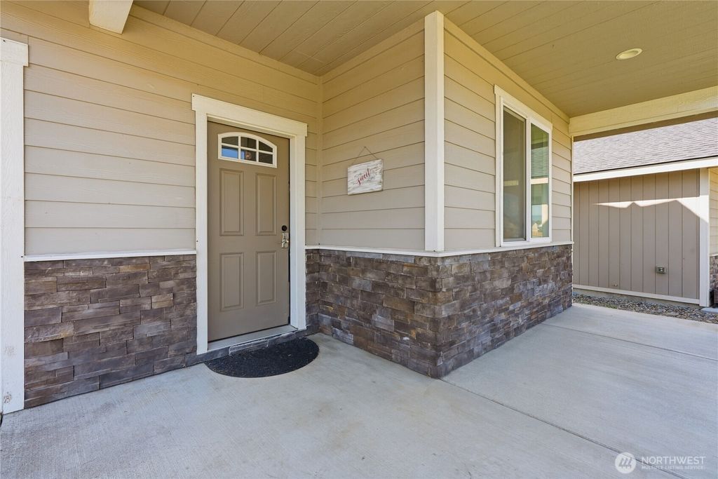 Photo of 1904 W Sunnyview Lane, Ellensburg, WA 98926 (MLS # 2546323)